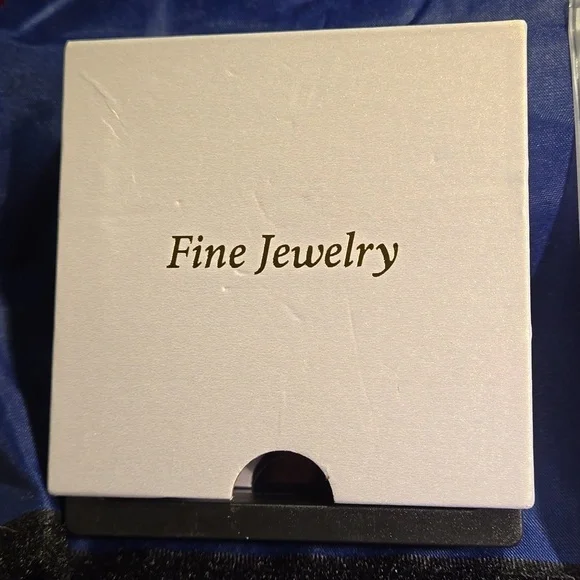 925 Silver Inlaid 2 carats Moissanite Ring - Picture 4 of 9